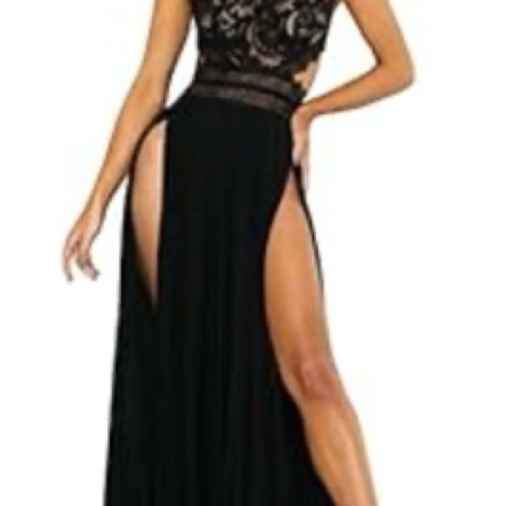 Elegant Black Lace Evening Gown